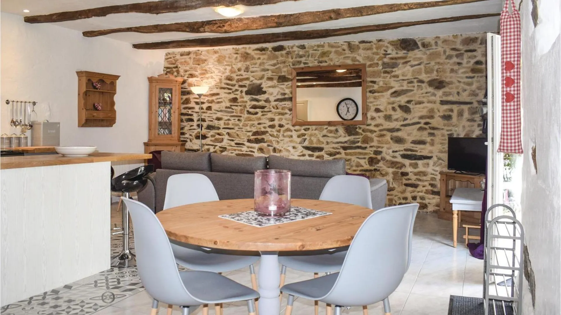 Holiday home Amazing Home In Callac De Bretagne With Kitchen France